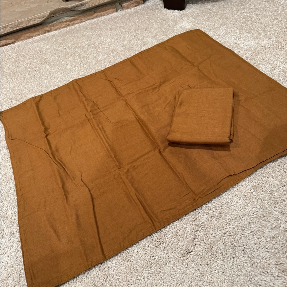 NWOT H&M home Terra pillowcase set